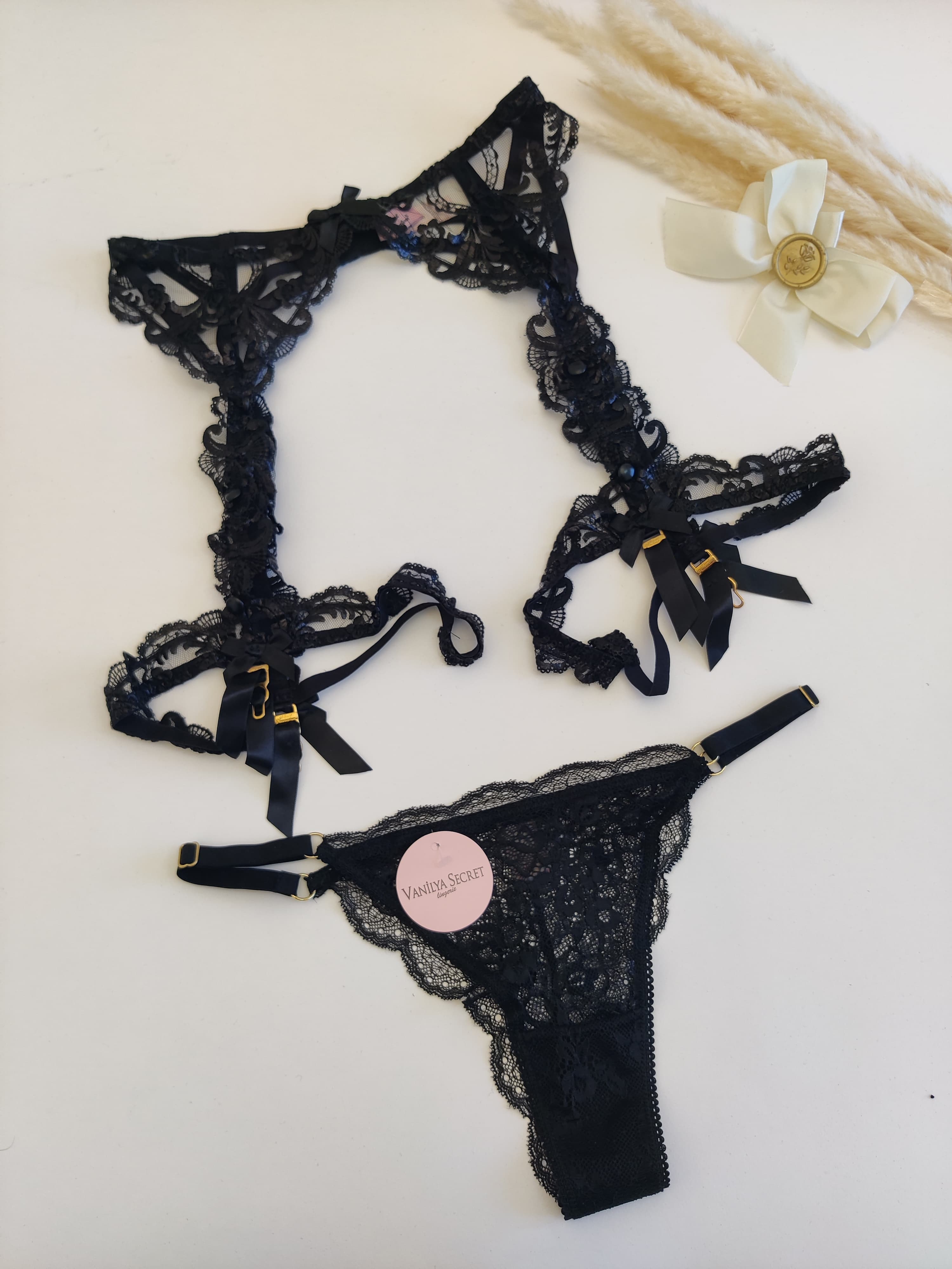 A P Premium Lace Lingerie Set